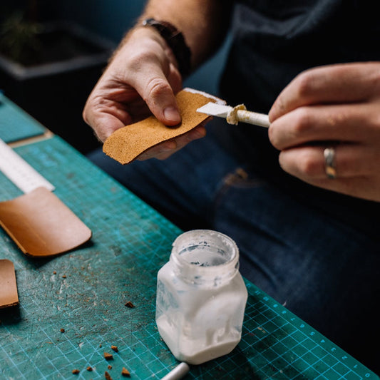 🎥 Types of Leathercraft Glues