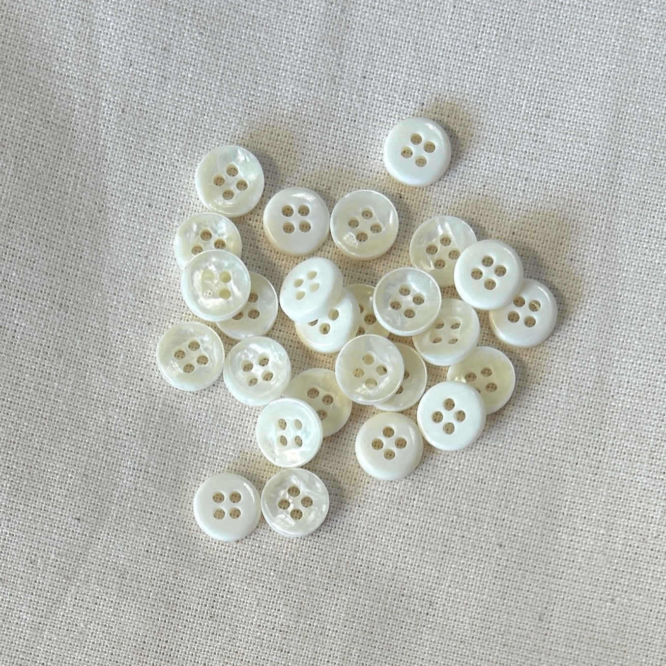 MOLLIES New Zealand / SULLIVANS Button 4-Hole Cream 9mm