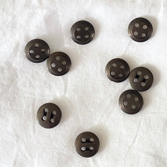 MOLLIES New Zealand / SULLIVANS Button 4-Hole Brown