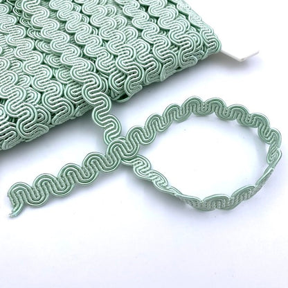 MOLLIES New Zealand / GIMP BRAID Curved 13mm Mint Per meter